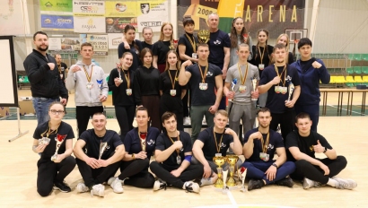 Rankų lenkimo sporto klubo „Pamarys“ rinktinė, garbingai pasirodžiusi šalies čempionate.
