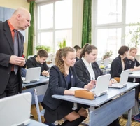 Švietimo ir mokslo ministrė Jurgita Petrauskienė: ar reikia kelti mokytojų algas? Reikia