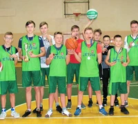 Krepšinio komandos varžėsi dėl ieties metiko įsteigtos taurės