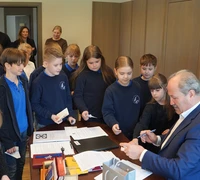 Savivaldybėje viešėjo smalsūs Pamario progimnazijos trečiokai
