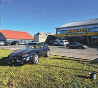 Mįslinga avarija Šilutėje: sudaužytas „Jaguar“ rastas tik po kelių valandų?