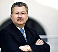 „Vilkyškių pieninės“ direktorius G.Bertašius: pajamos smuko, nes tenka pardavinėti pusvelčiui