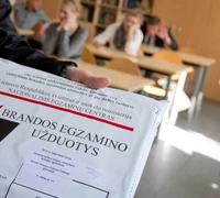 Mokinių iniciatyva pirmą kartą rengiamas visuotinis žinių ir gebėjimų įsivertinimasprieš egzaminus