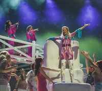Estų solistė apie „Mamma Mia!“: „Šokdavome kartu su žiūrovais – nesu mačiusi nieko panašaus“