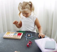 Ar vaiko raidai yra naudingi edukaciniai žaislai?