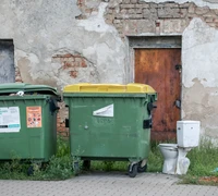 Atliekų rūšiavimas mažina šiukšles, bet augina kaštus