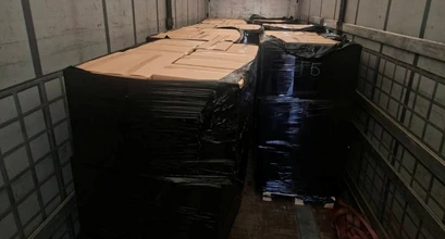 Šiauliuose pasieniečiai aptiko daugiau kaip 800 tūkst. eurų vertės kontrabandinių cigarečių krovinį