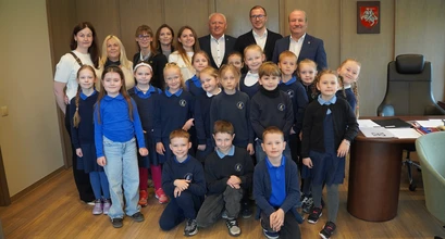 Savivaldybėje apsilankė jaunieji šilutiškiai – pirmokai domėjosi miesto ateitimi